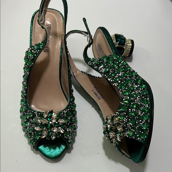Green Embellished Women's Heels - Picture 4 of 17